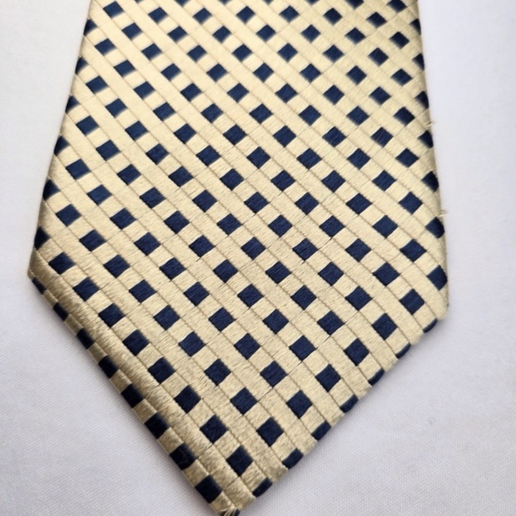 Ermenegildo Zegna- Silk Diamond Basketweave Tie - Navy Blue / Muted Gold - Picture 2 of 10